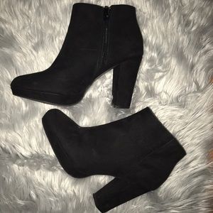 🍂BOOTIES🍂 Perfect for Fall!